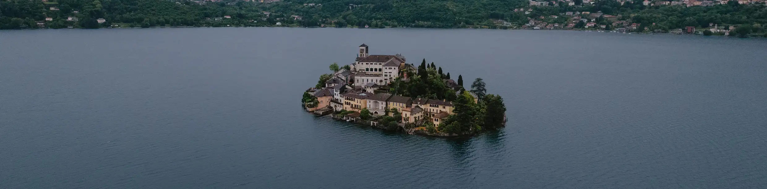 Matrimonio a Orta San Giulio in Piemonte, foto di Giuseppe Bruno