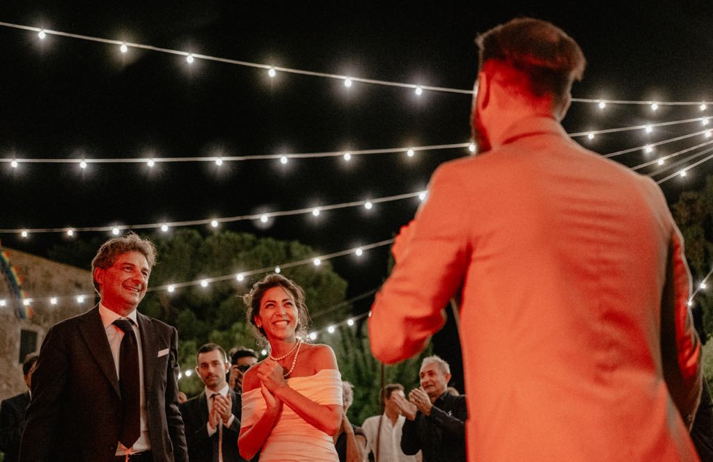 After: dopo la cena all'aperto del matrimonio a Pisticci, si parte con la musica