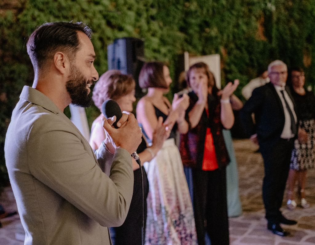 I musicisti del Matrimonio, dedicano una canzone d'amore agli sposi, durante l'after party