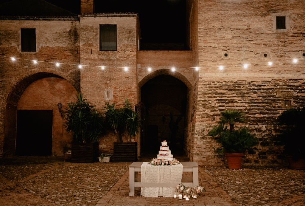 Wedding Cake nella fantastica cornice del Castello di San Basiliio