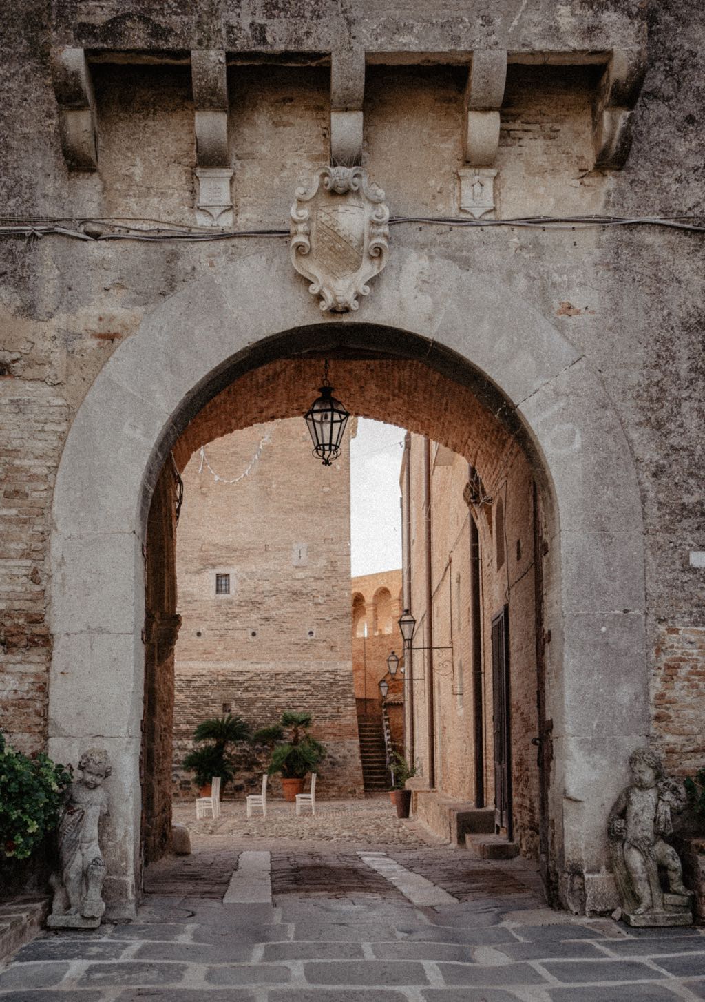 La location del Castello di San Basilio, per un matrimonio perfetto in Basilicata