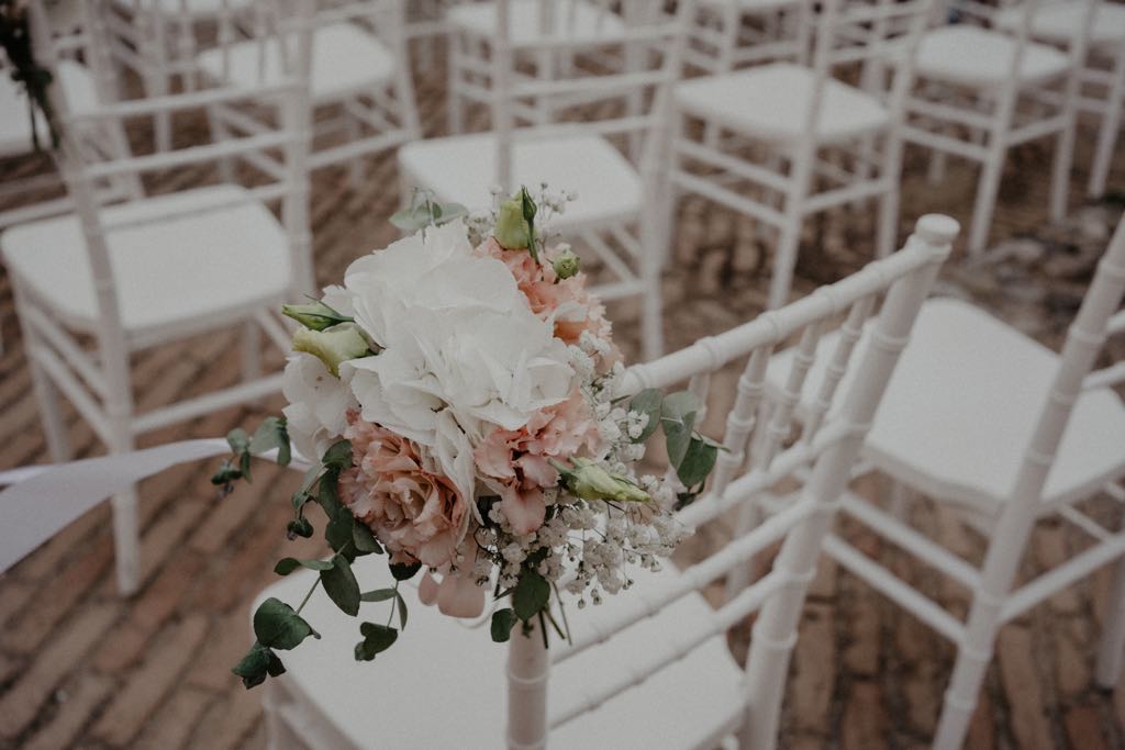 Composizioni floreali per il matrimonio nella Corte di San Basilio a pisticci