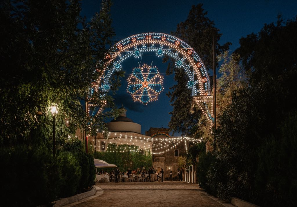 Le luminarie d'artista, nel Castello di San Basilio, sala ricevimenti di Matrimonio a Matera