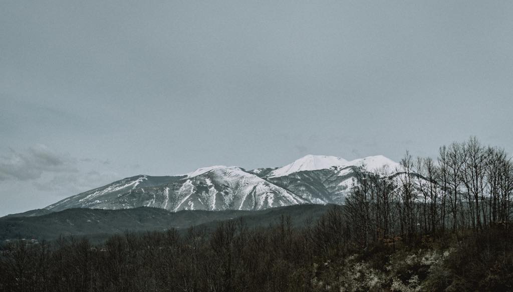 Monte sirino innevato, serviziofotografico di coppia in Lucania realizzato da giuseppe bruno