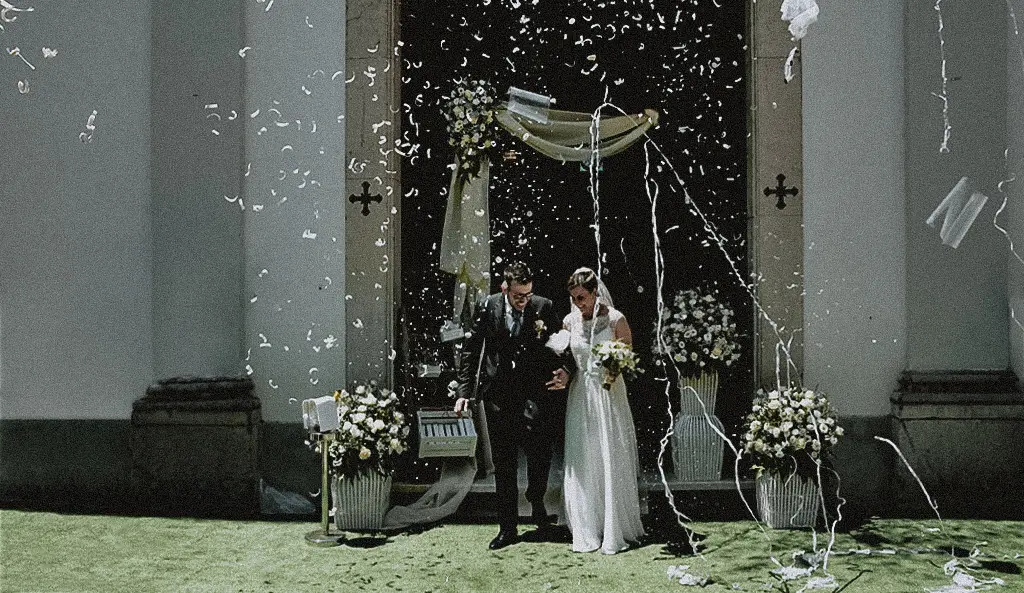 uscita chiesa e lancio del riso ad un matrimonio in basilicata