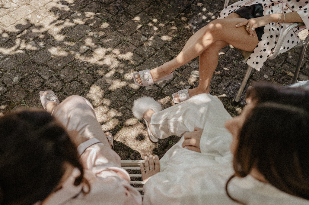 Ciabatte sposa e testimoni, dettagli di un Matrimonio al Sud Italia