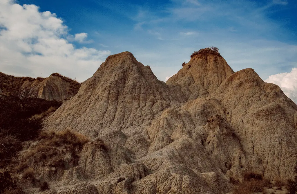 Dune dei Calanchi di Aliano in Provincia di matera, fotografate durante una sessione di coppia pre-matrimoniale da Giuseppe Bruno fotografo