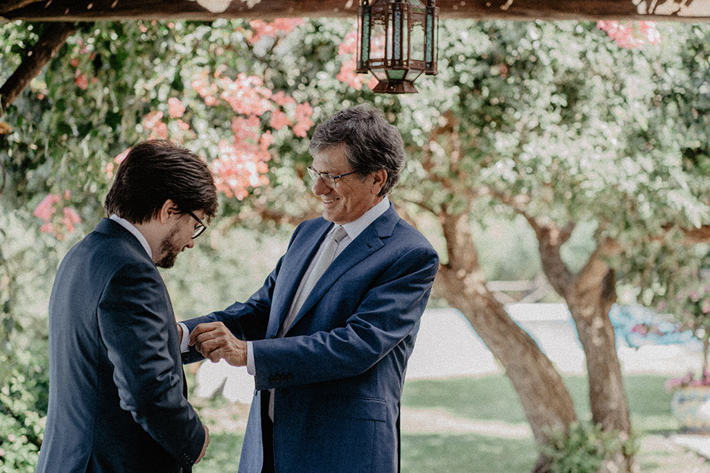 Vestizione dello sposo, nel giardino di Villa La Matrella di Maratea