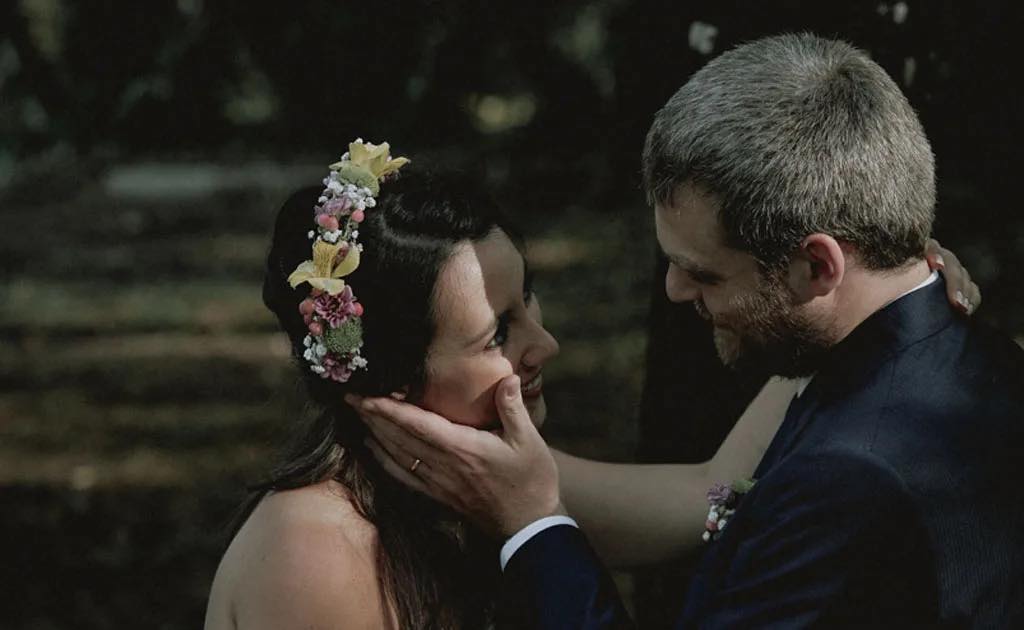 momento intimo durante il servizio fotografico di coppia di matrimonio a Maratea