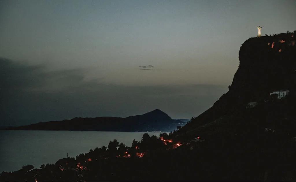 Cristo Redentore, visto dal pianeta Maratea durante un matrimonio