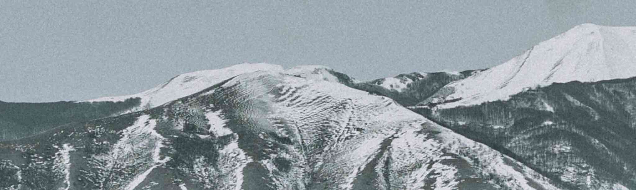 fotografia del monte alpi innevato, durante il servizio fotografico di coppia in Lucania